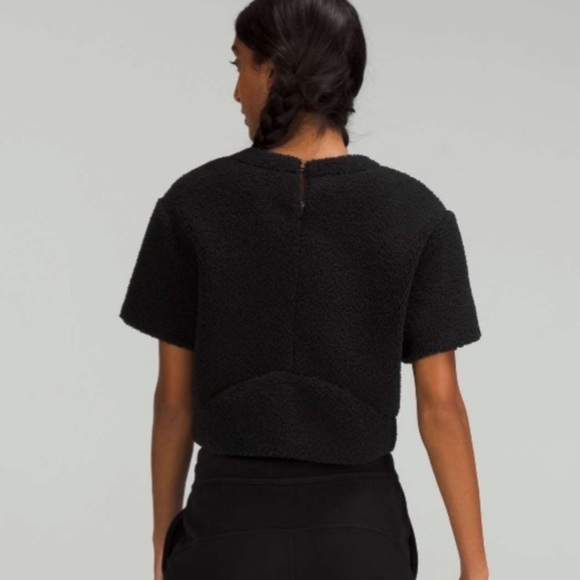Lululemon Black Textured Fleece Embroidered Logo Cropped Tee/Top Size 4 - Picture 8 of 14